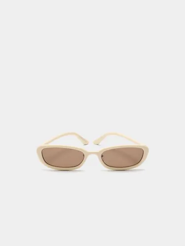 Cat Eye Sunglasses 241144 — image 3