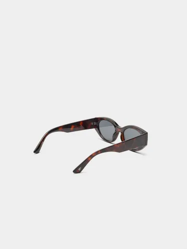 Cat Eye Sunglasses 241168 — image 4
