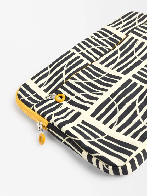 Nylon Cover For 13-Inch Laptop 223219 — image 1