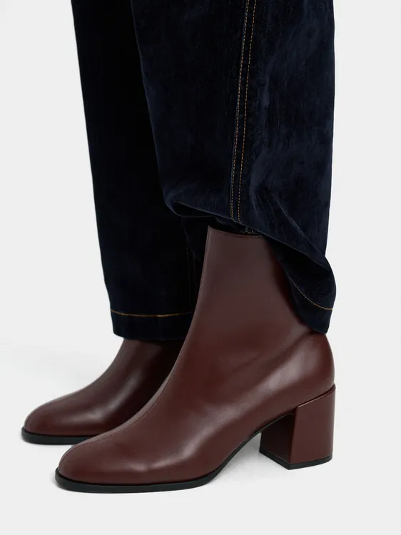 Ankle Boots With Block Heel And Topstitching 241438 — image 2