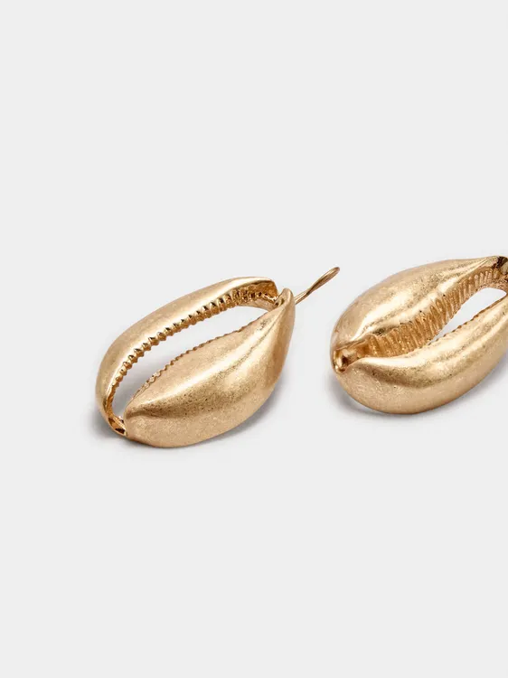 Long Earrings With The Shape Of A Shell 247515 — image 2