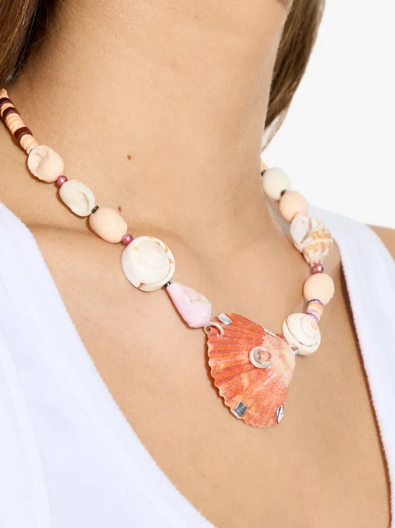 Short Necklace With Shells 247773 — image 3