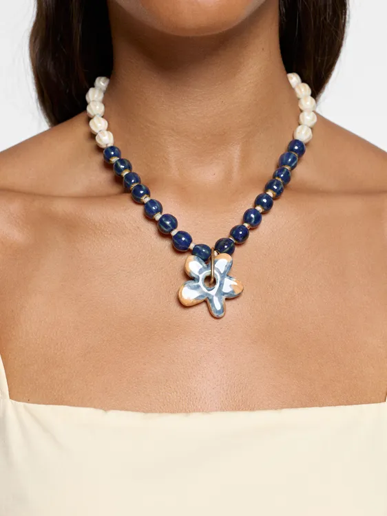 Necklace With Ceramic Beads With Flower Pendant 250402 — image 3