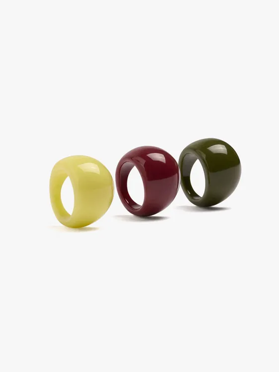 Set Of Rounded Resin Rings 250837 — image 2