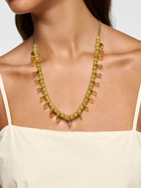 Short Necklace With Beads And Medals 250860 — image 3