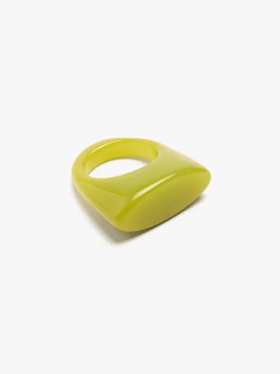 Elongated Resin Ring 250874 — image 2