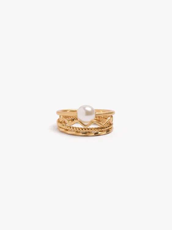 Set Of Pearl Rings 251107 — image 1