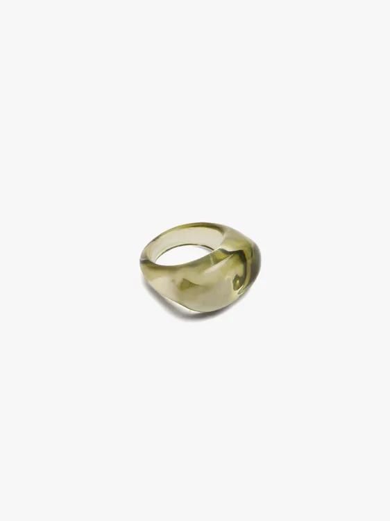 Oval Transparent Resin Ring 251728 — image 2